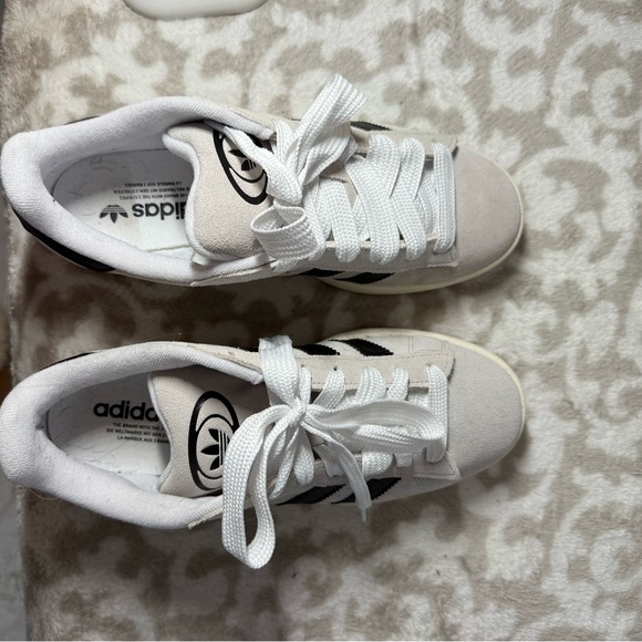 Adidas Classic White and Black Trainers - Picture 3 of 4